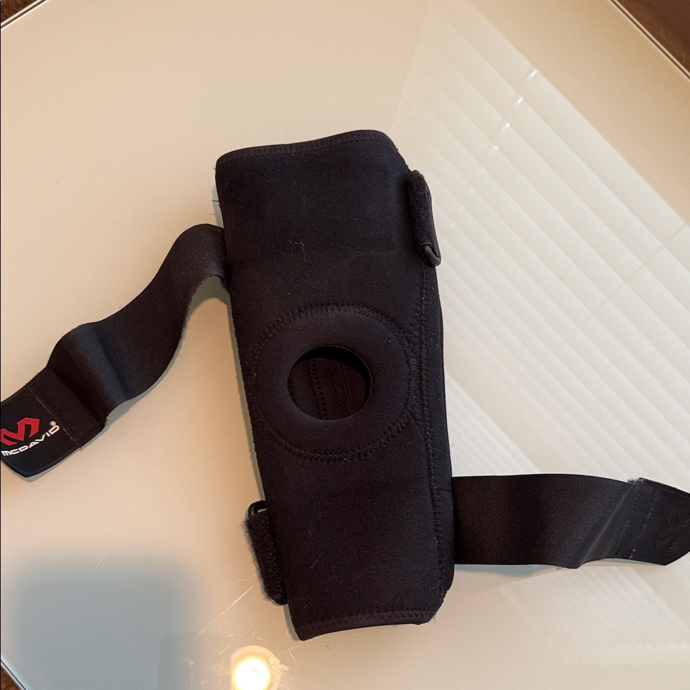 McDavid Black Knee Support Brace